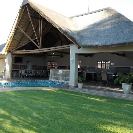 Lavender Lodge Vryburg ภายนอก รูปภาพ