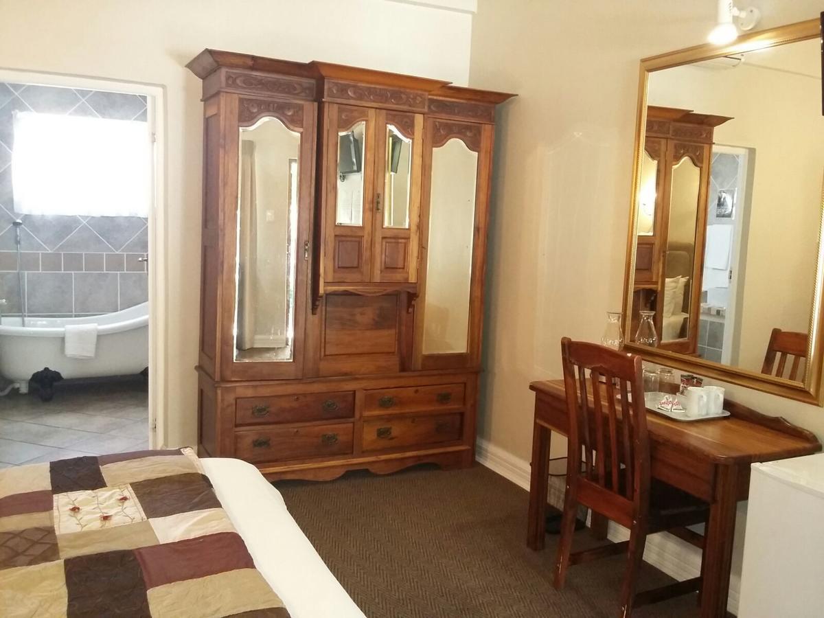 Lavender Lodge Vryburg ภายนอก รูปภาพ