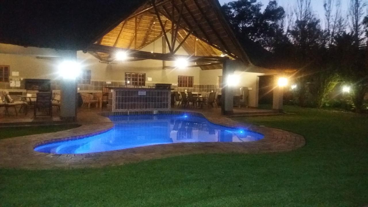 Lavender Lodge Vryburg ภายนอก รูปภาพ