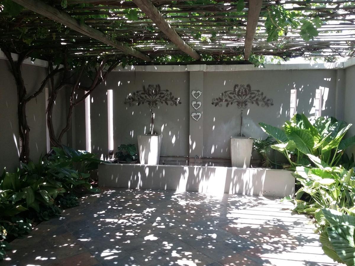 Lavender Lodge Vryburg ภายนอก รูปภาพ